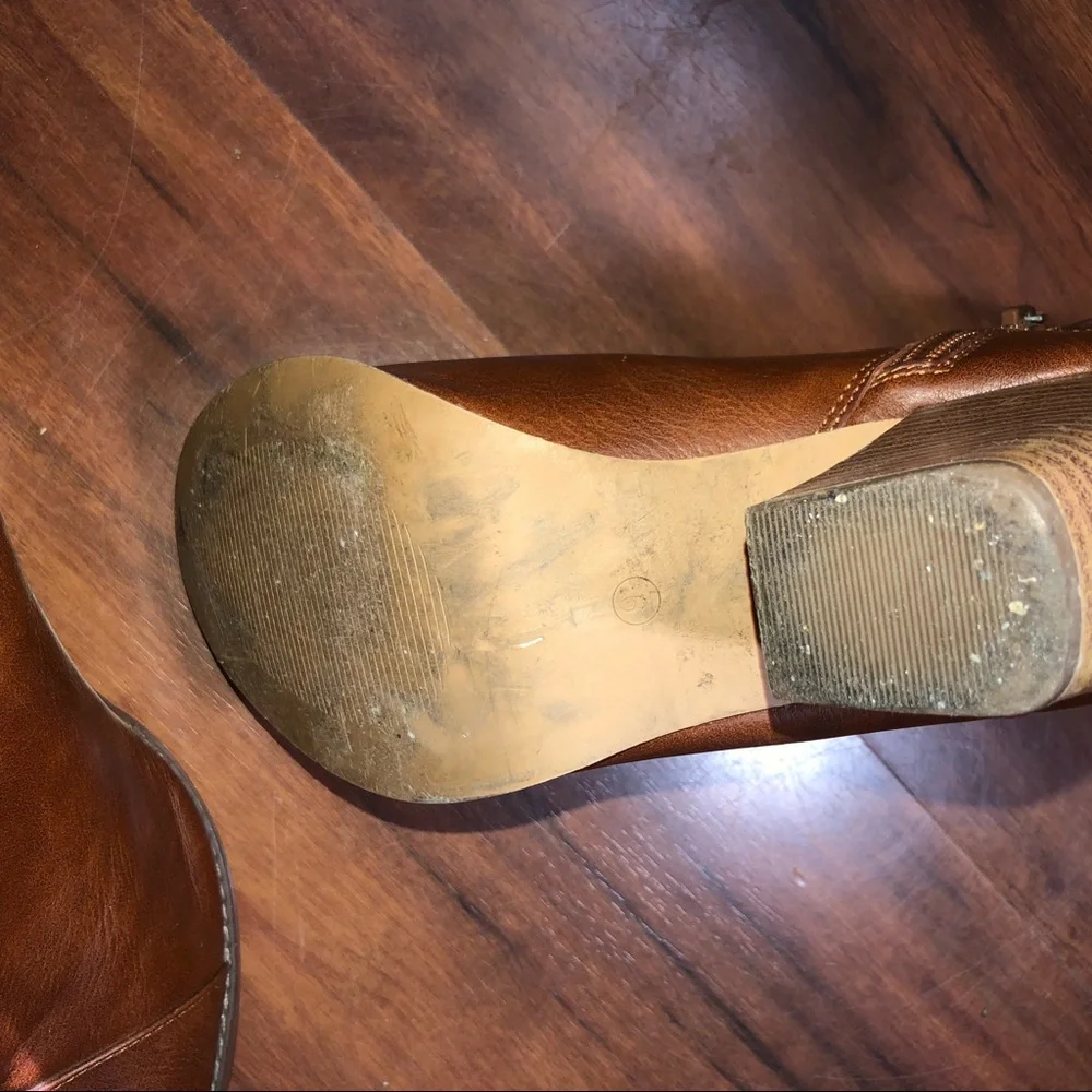 Vegan Leather Booties LAST CALL 🚨 - Picture 4 of 5